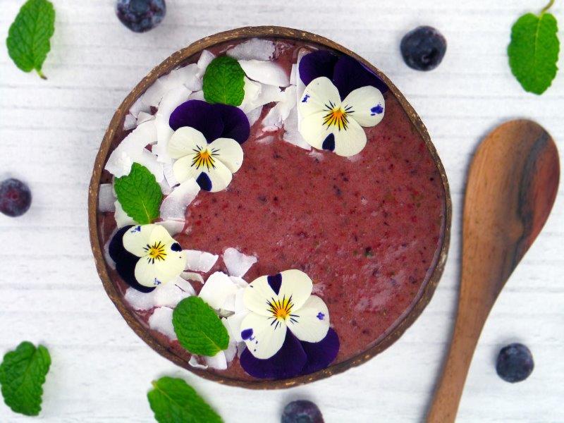 Blueberry-Blackberry-Coconut-water-smoothie-july-2018