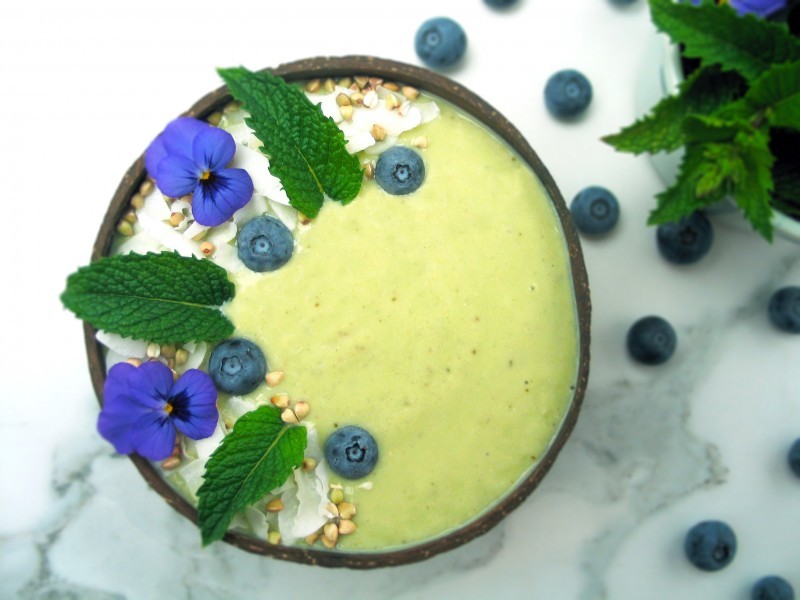 Mango-Avocado-smoothie-Blur-Jan-2018-800×600